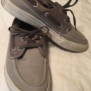 MENS / WOMANS   CONVERSE       MENS=6   WOMANS=7.5